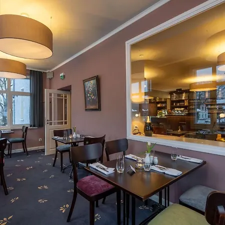 Отель Quartier 5 & Restaurant, Saechsische Schweiz Курорт-Гориш