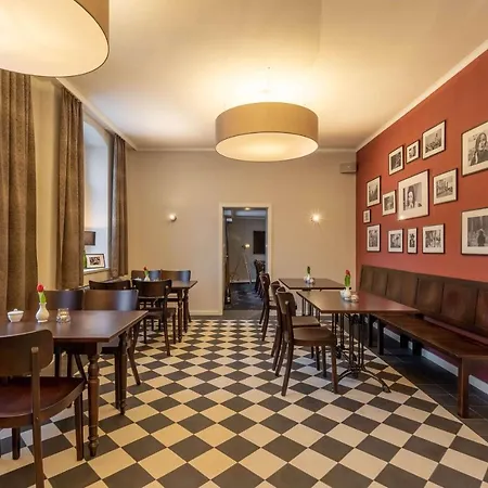Отель Quartier 5 & Restaurant, Saechsische Schweiz Курорт-Гориш
